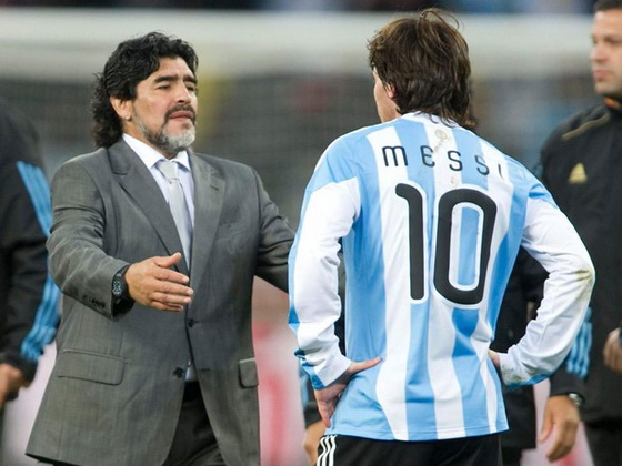 maradona va cau hoc tro Messi