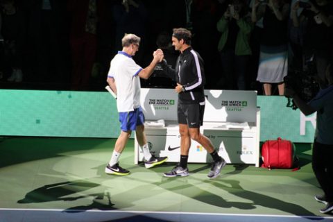 Federer và Bill Gates bùng nổ ở trận tennis “tỷ đô”