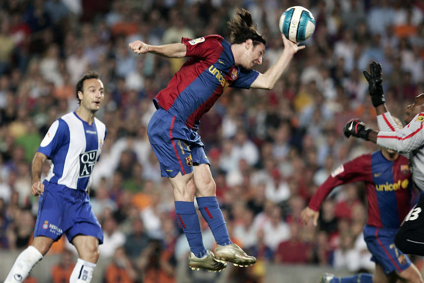 11 khoảnh khắc kì diệu làm nên sự nghiệp vĩ đại của ‘siêu nhân’ Messi