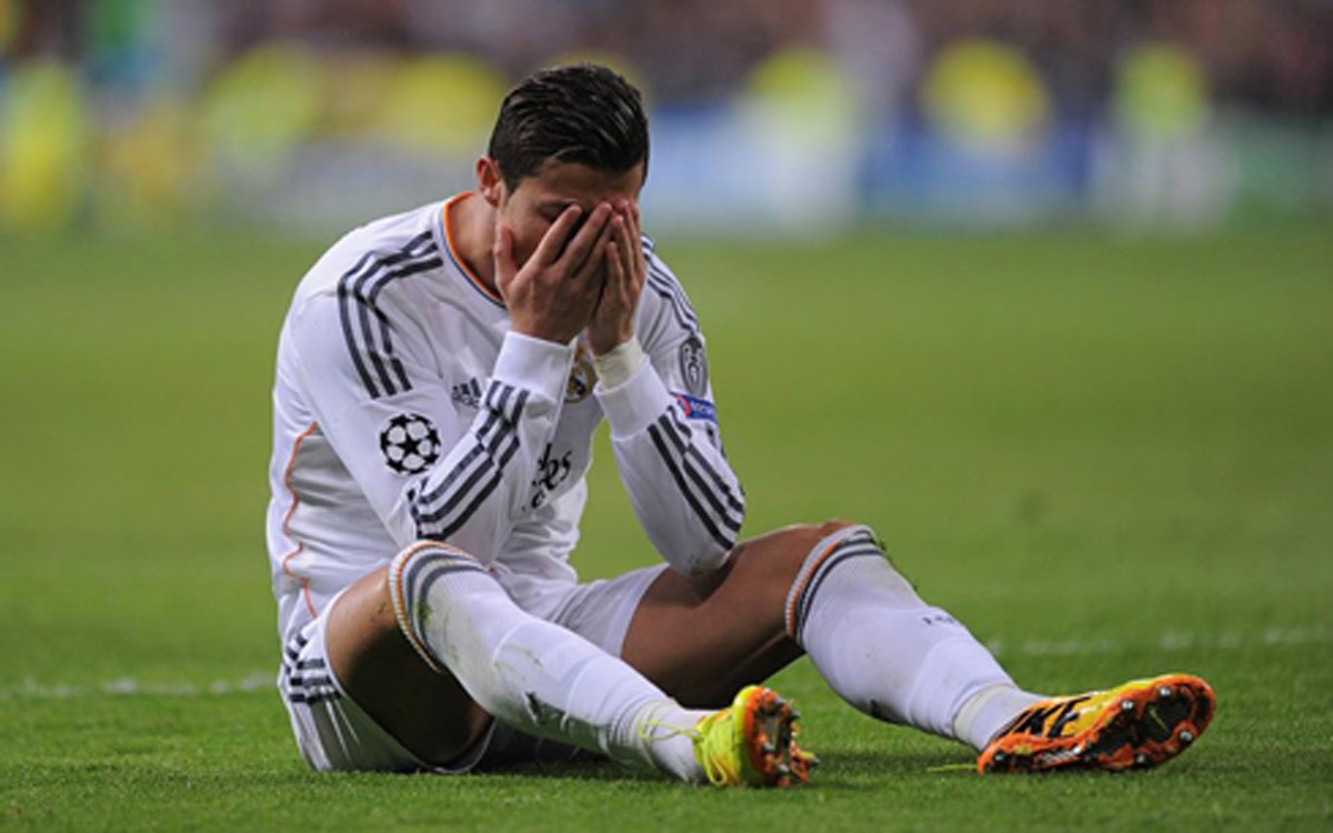 Có âm mưu LẬT ĐỔ Ronaldo ở Real Madrid?
