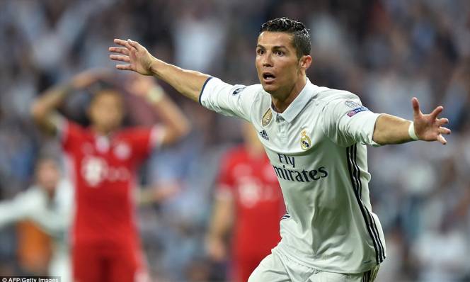 Ronaldo lập hat-trick, Real nhấn chìm Bayern sau 120 phút kịch tính
