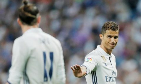 Ronaldo cầm đầu nhóm 7 cầu thủ lập mưu loại Bale khỏi chung kết C1