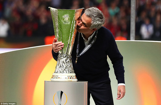 Jose Mourinho: “Nhiều lúc tôi thấy mình thật vô dụng”