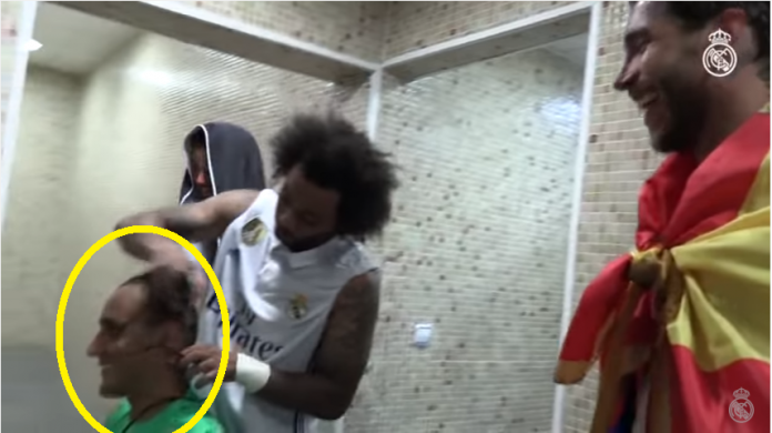 Marcelo trổ tài cắt tóc, cả team Real trố mắt thán phục