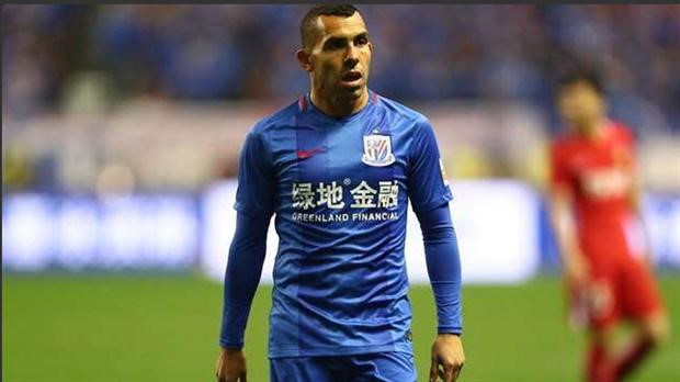 Bị CĐV la ó, Tevez quay lại “phản pháo” bóng đá Trung Quốc