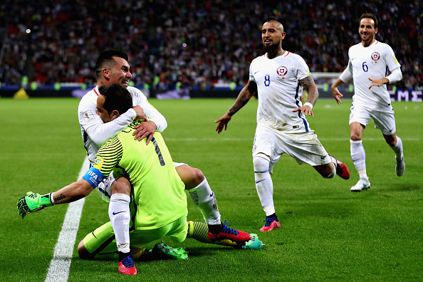 Người hùng Bravo giúp Chile hạ gục Bồ Đào Nha trên chấm penalty để tiến vào Chung kết