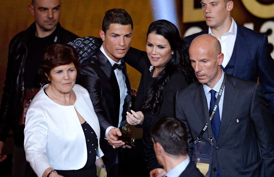 Người nhà vô tình để lộ tin Ronaldo thuê đẻ trên truyền hình