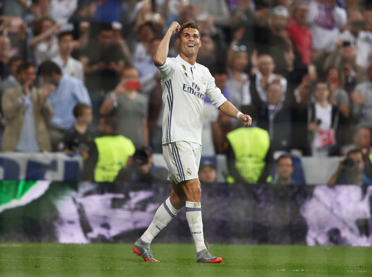 Tại sao Ronaldo luôn là tâm điểm trong đêm chung kết?