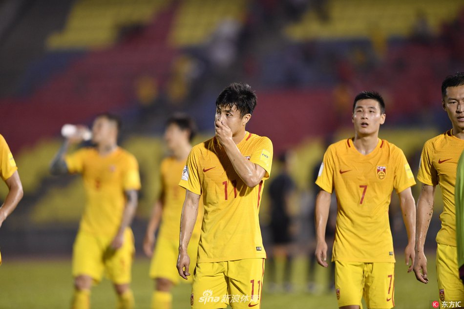 Tậu ngoại binh khủng, bóng đá Trung Quốc vẫn tụt dốc thảm hại