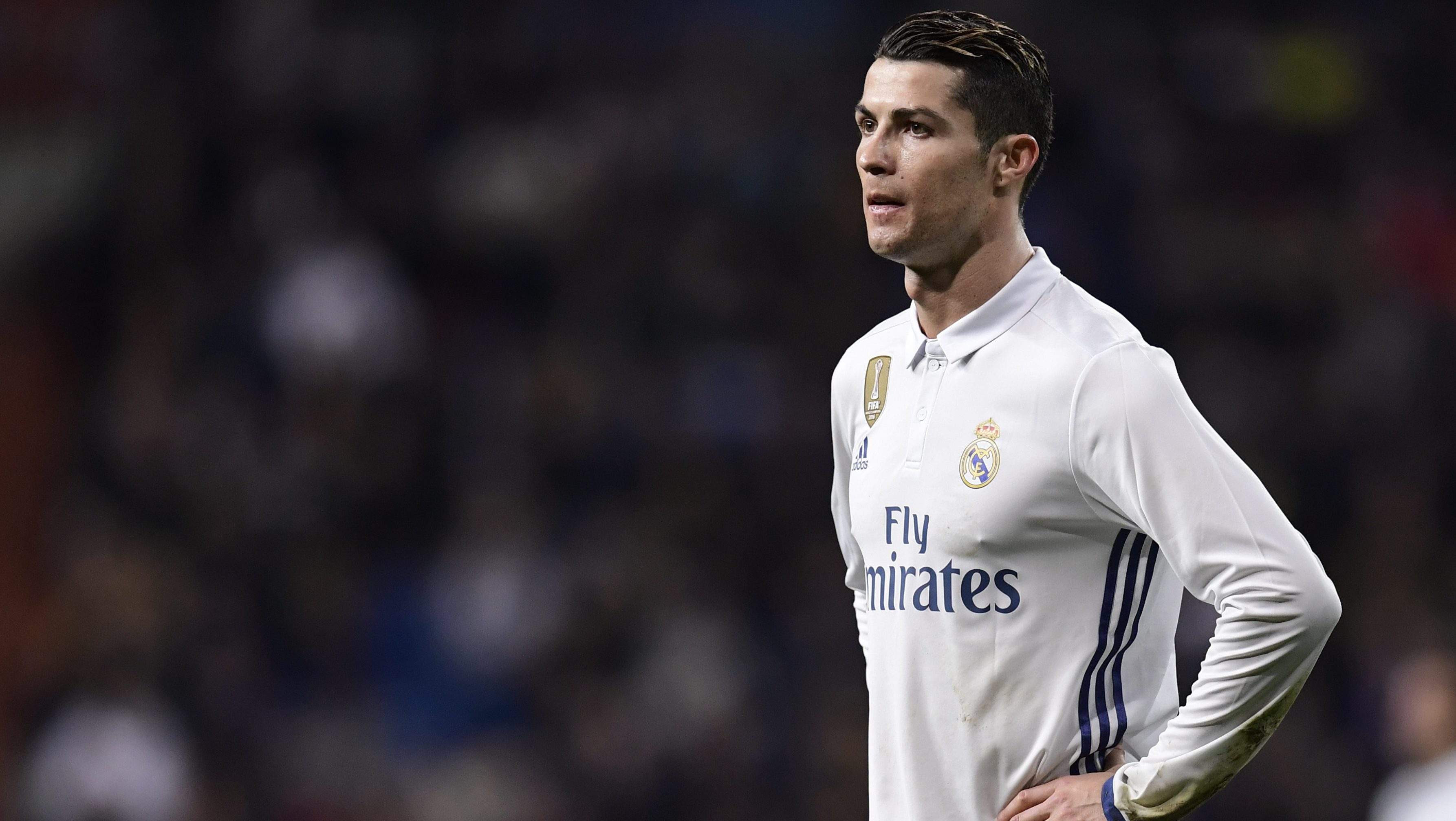 Ronaldo rời Tây Ban Nha: Real mất 1, La Liga mất 10