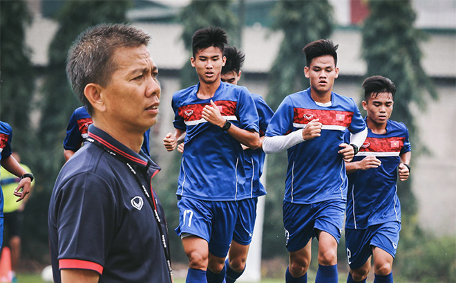 HLV Hoàng Anh Tuấn hé lộ lí do U20 Việt Nam không “dựng xe bus” tại World Cup