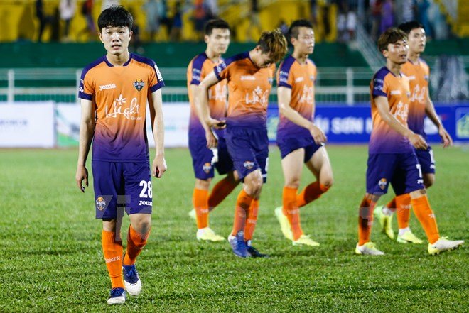 Xuân Trường “mất tích” trong ngày Gangwon FC thảm bại trước Jeonbuk