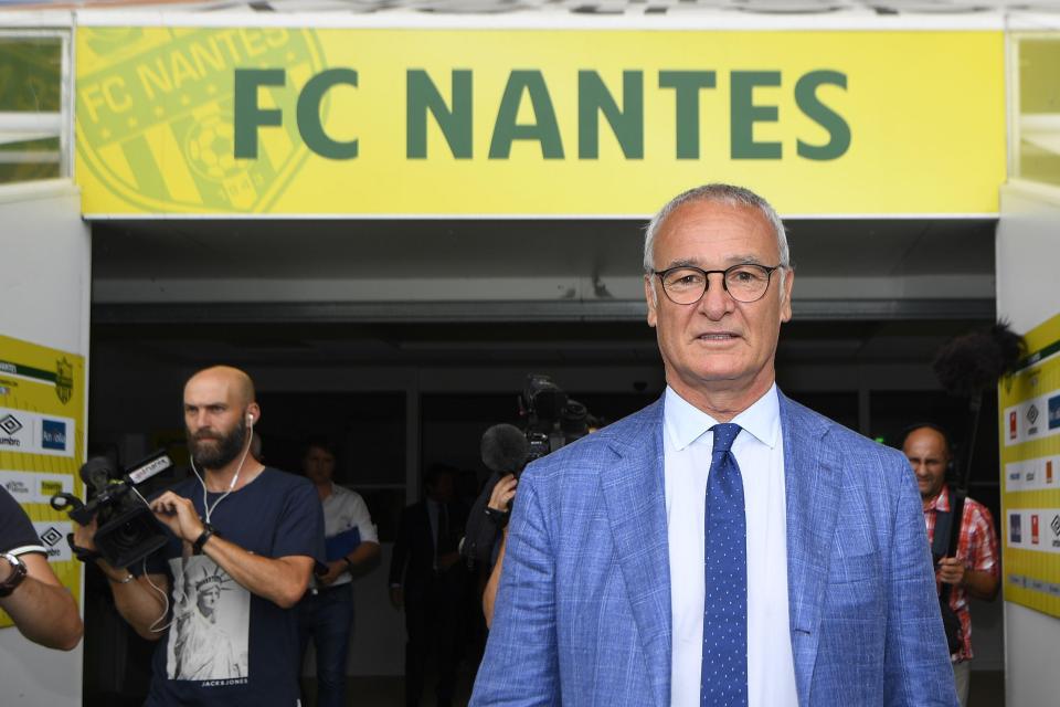 Vừa đến Nantes, Ranieri quay lại Leicester chèo kéo “Kante đệ nhị”