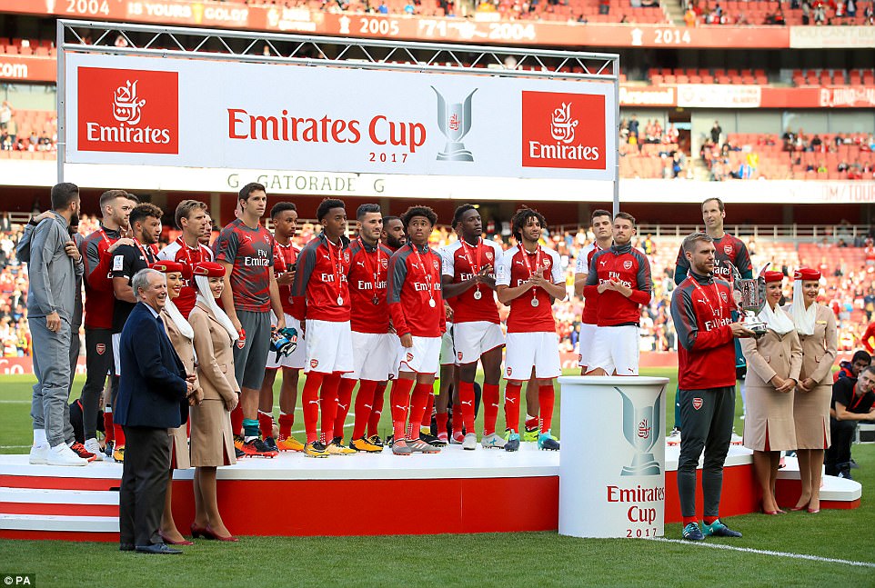 Tân binh đắt giá ghi bàn, Arsenal vẫn đăng quang Emirates Cup theo cách lạ thường