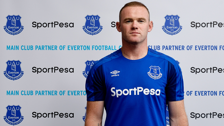 CHÙM ẢNH: Rooney lạ lẫm trong màu áo xanh ở Everton