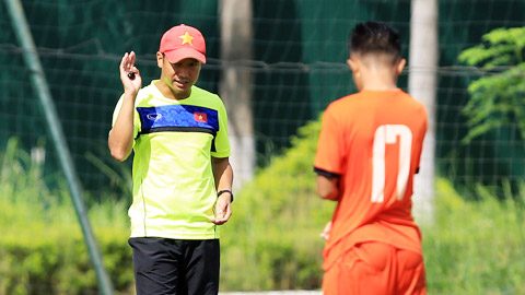 HLV Vũ Hồng Việt bắt tay vào tuyển quân ngay sau chức vô địch U15 Đông Nam Á