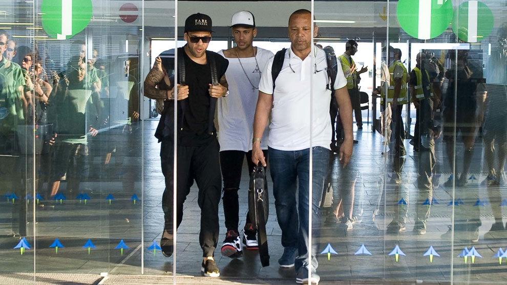 SỐC: Vừa mới tới PSG, Neymar liền trở mặt quyết đưa Barca ra tòa