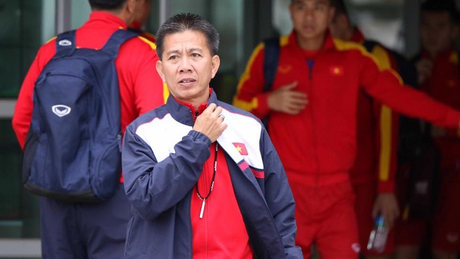 HLV Hoàng Anh Tuấn tái xuất sân cỏ cùng U18 Việt Nam