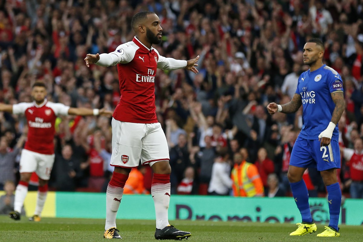 Nổ súng ngày ra mắt, “bom tấn” Lacazette thiết lập kỷ lục mới tại Premier League