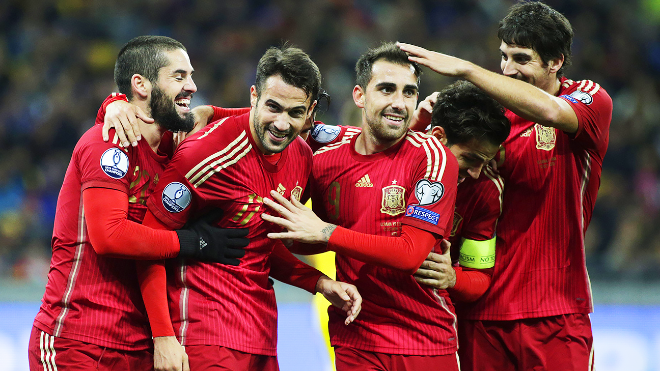 Sau 5 năm, Tây Ban Nha lại trở về với chiến thuật dị 4-6-0