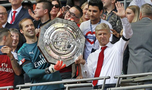 Đoạt Siêu cup Anh, Wenger kêu gọi CĐV Arsenal đồng lòng