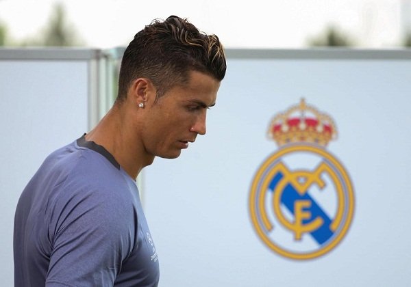 Ronaldo lại ra yêu sách mới, đe dọa từ bỏ Real