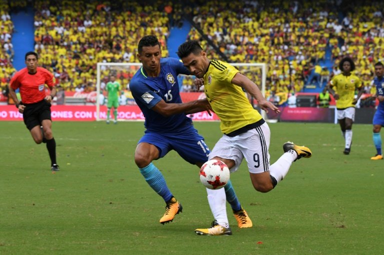 “Mãnh hổ” Falcao sắm vai người hùng, Colombia thoát thua trước Brazil