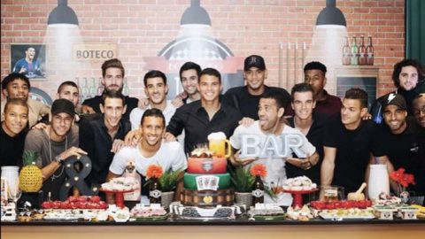 Neymar dự sinh nhật Thiago Silva, Cavani vắng mặt