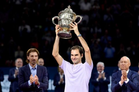 Đẳng cấp lên tiếng kịp thời, Federer ngược dòng để vô địch Basel Open 2017
