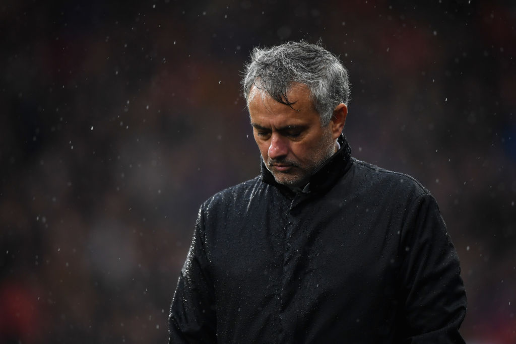 Tiết lộ: Mourinho nổi trận lôi đình trong phòng thay đồ M.U