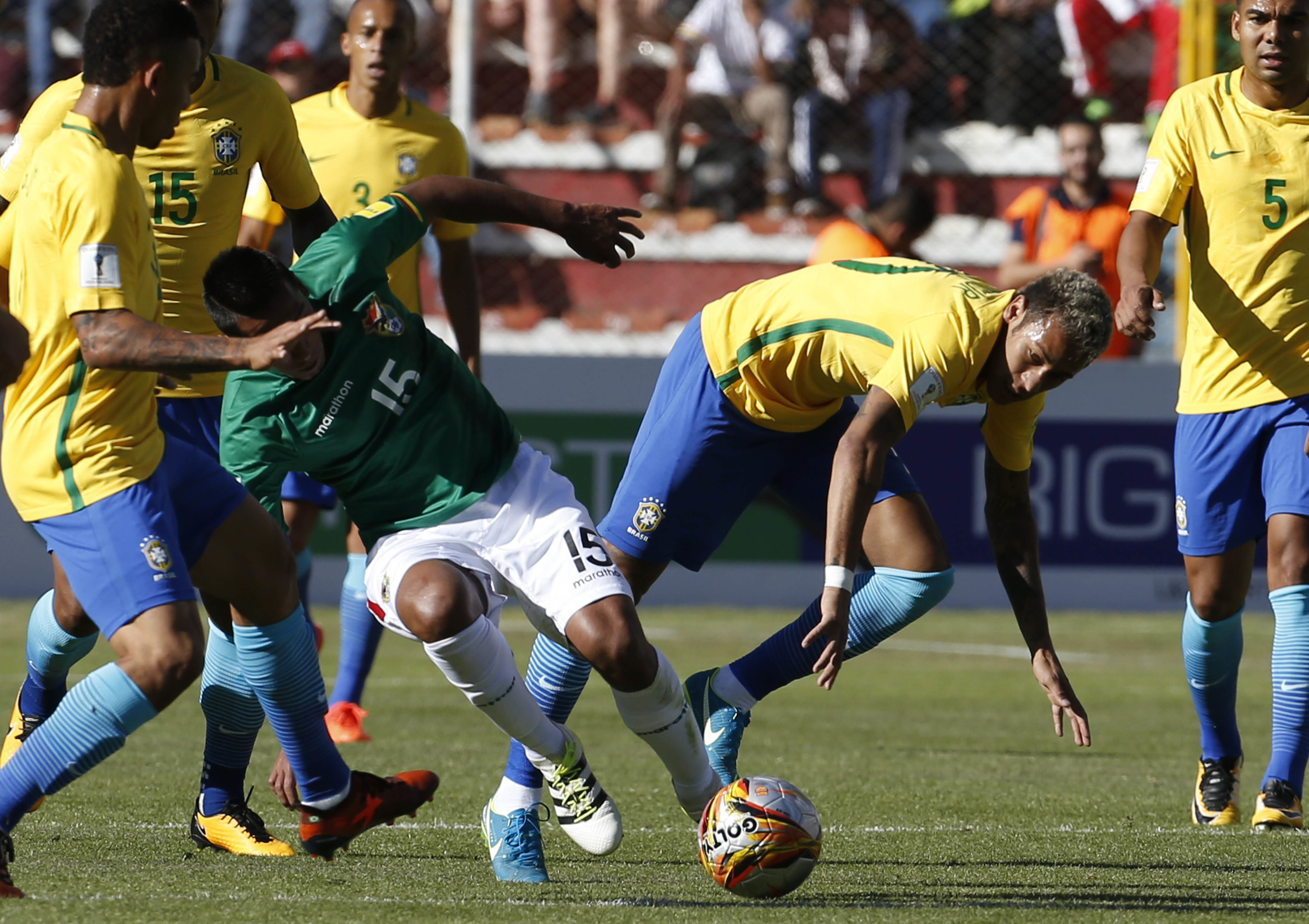 Bỏ lỡ nhiều cơ hội, Brazil chấp nhận chia điểm với chủ nhà Bolivia