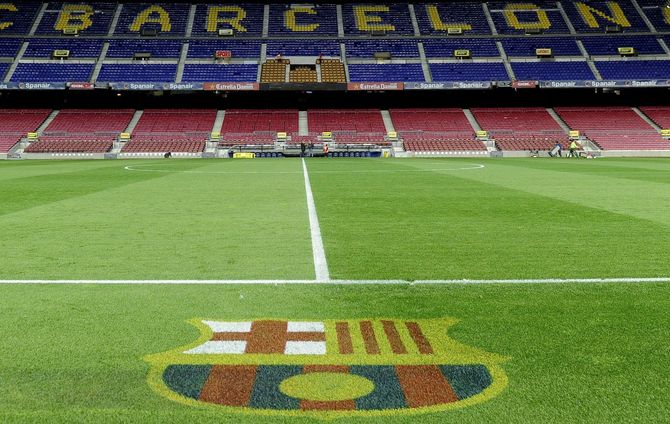Barca “hốt bạc” nhờ đặt tên lót cho sân Camp Nou