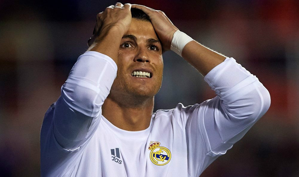Sau Messi, Neymar và Deschamps, đến lượt Ronaldo bị IS tung ảnh đe dọa hành quyết