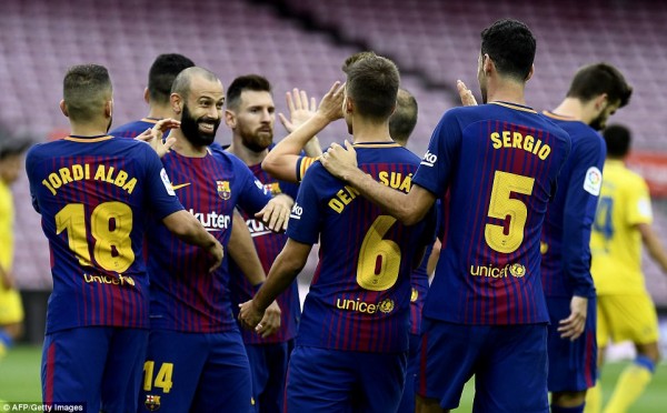 “Kẻ thấp kém” to gan mời gọi Barcelona và Messi
