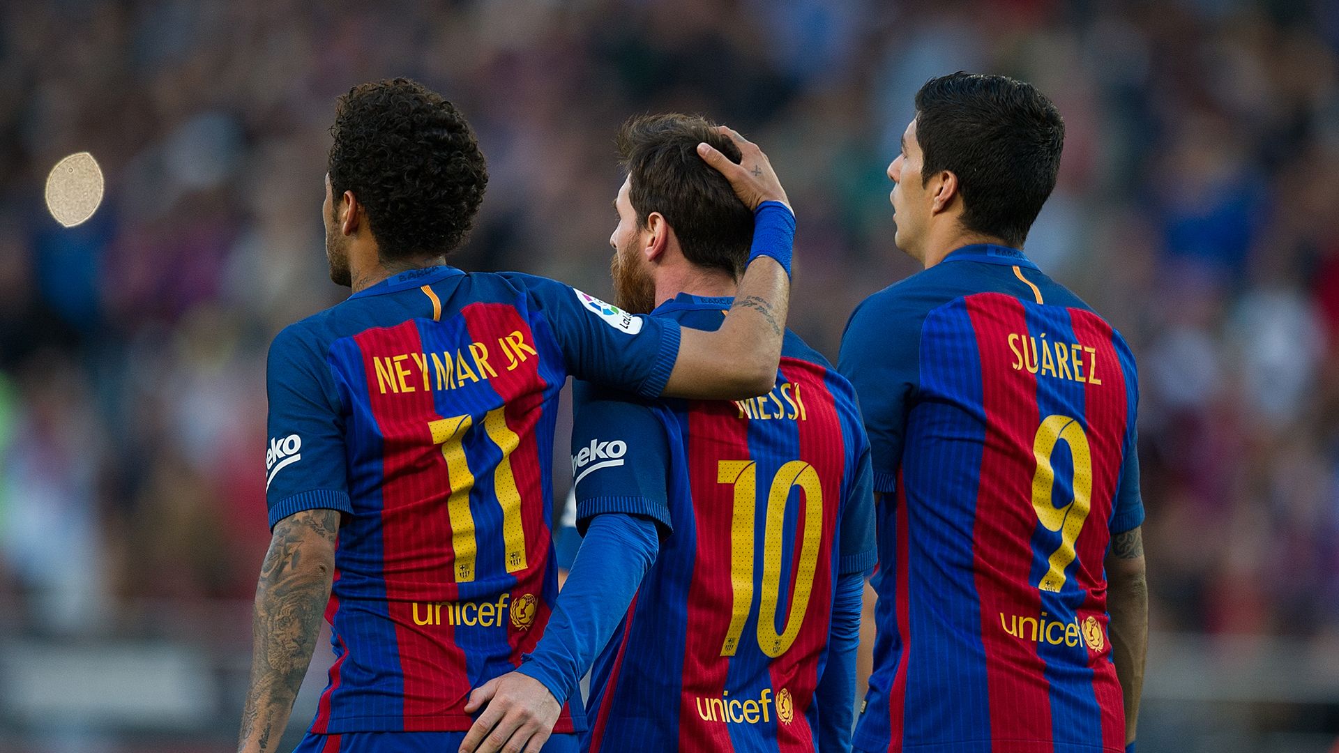 Suarez và Messi nói gì với Neymar trước khi đến PSG
