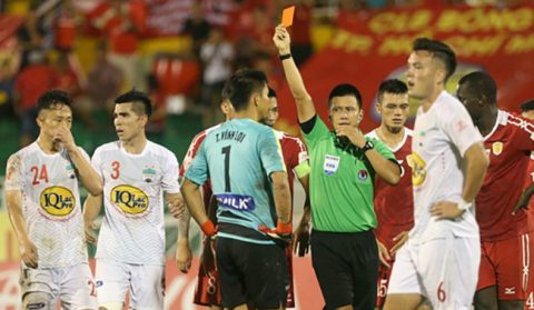 Điểm tin bóng đá Việt Nam sáng 02/11: HAGL nhận thẻ đỏ nhiều thứ nhì V-League