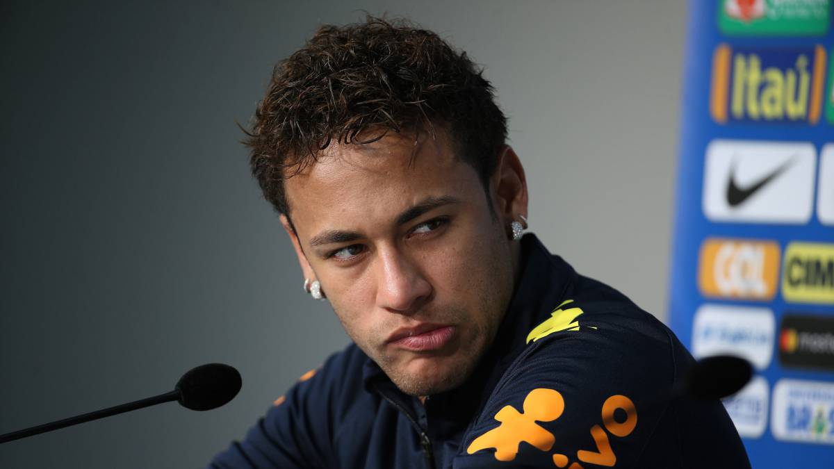 Neymar bỏ dở trận đấu của PSG để tức tốc quay về Brazil
