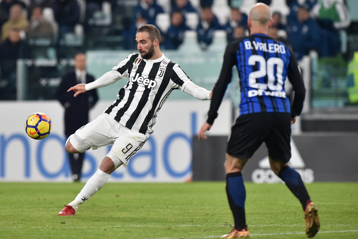 Juve – Inter bất phân thắng bại, Napoli “ngư ông đắc lợi”
