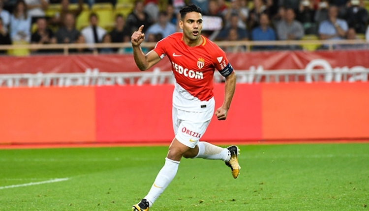 Falcao ghi bàn từ giữa sân, Monaco thẳng tiến vào Tứ kết cúp Liên đoàn Pháp
