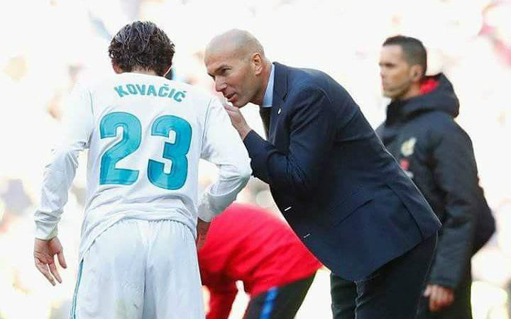 Zidane phải trả giá vì kế hoạch “Mourinho hóa”