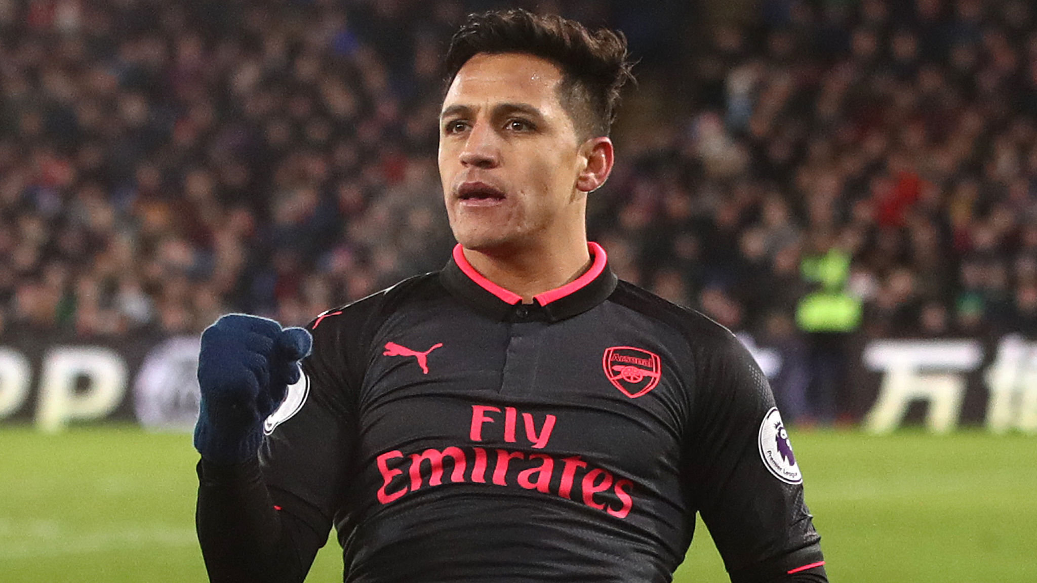 Sanchez bị cô lập ở Arsenal, HLV Wenger nói gì?