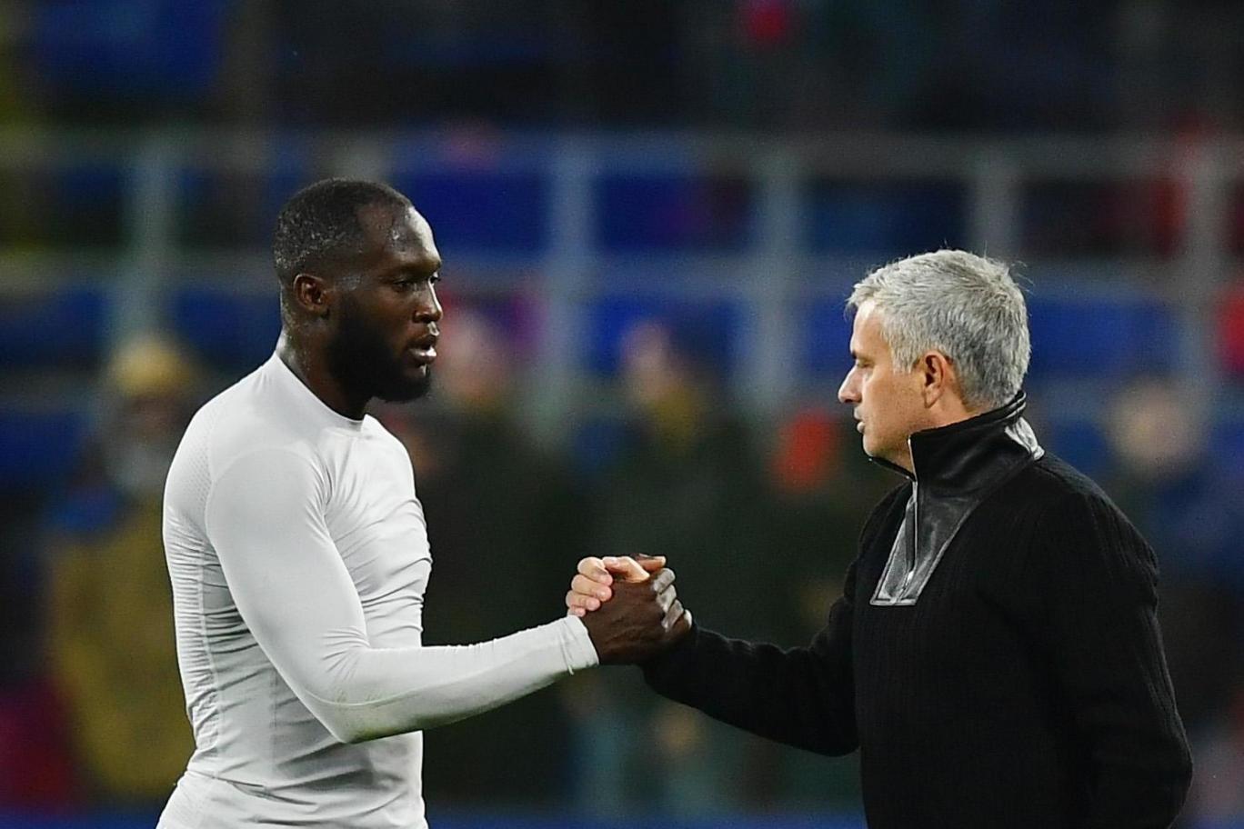 Mourinho sẵn sàng bán cả đội hình Man United, ngoại trừ Lukaku