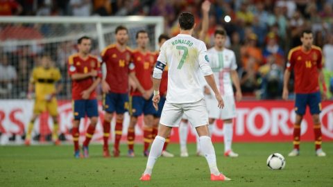 Điểm tin chiều 02/12: HLV Tây Ban Nha ngại Ronaldo; Bayern đón tin vui từ Ribery