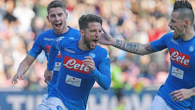 Thắng dễ Bologna, Napoli đòi lại ngôi đầu từ tay Juventus