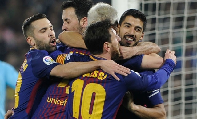 Nhìn Real tàn tạ, Barca tràn trề niềm tin hướng đến cú ăn 6 vĩ đại