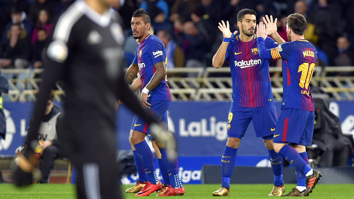 Messi và Suarez lập siêu phẩm, Barca ngược dòng hạ Sociedad