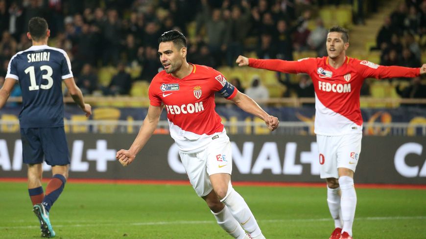 Falcao lập cú đúp, Monaco gặp lại PSG ở chung kết cúp Liên đoàn