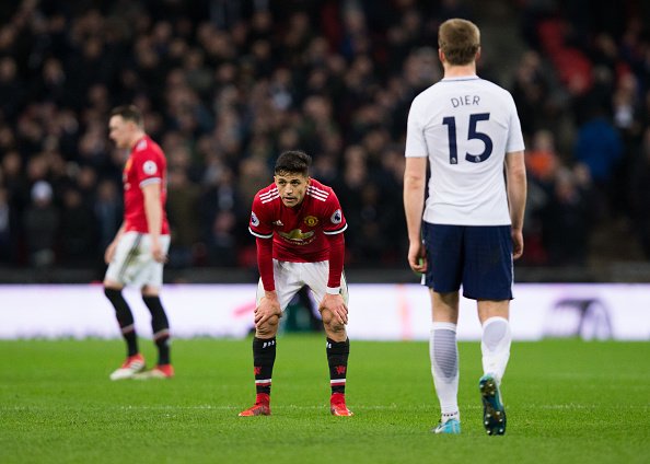 Ra mắt đáng quên, Sanchez thẩn thờ nhìn Man United thua trắng