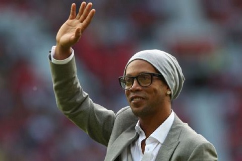 Ronaldinho giải thích nguyên nhân bỏ MU, chọn Barca