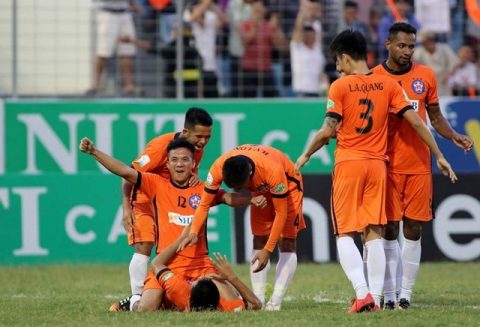 Vòng 4 V-League 2018: Đương kim vô địch tan nát